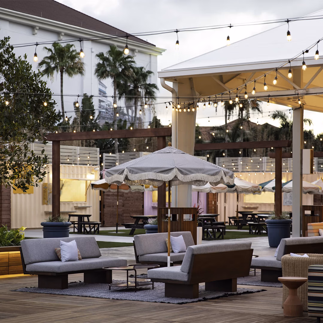 CC-home-venue-03-1080x1080 - Carousel Club Gulfstream Park