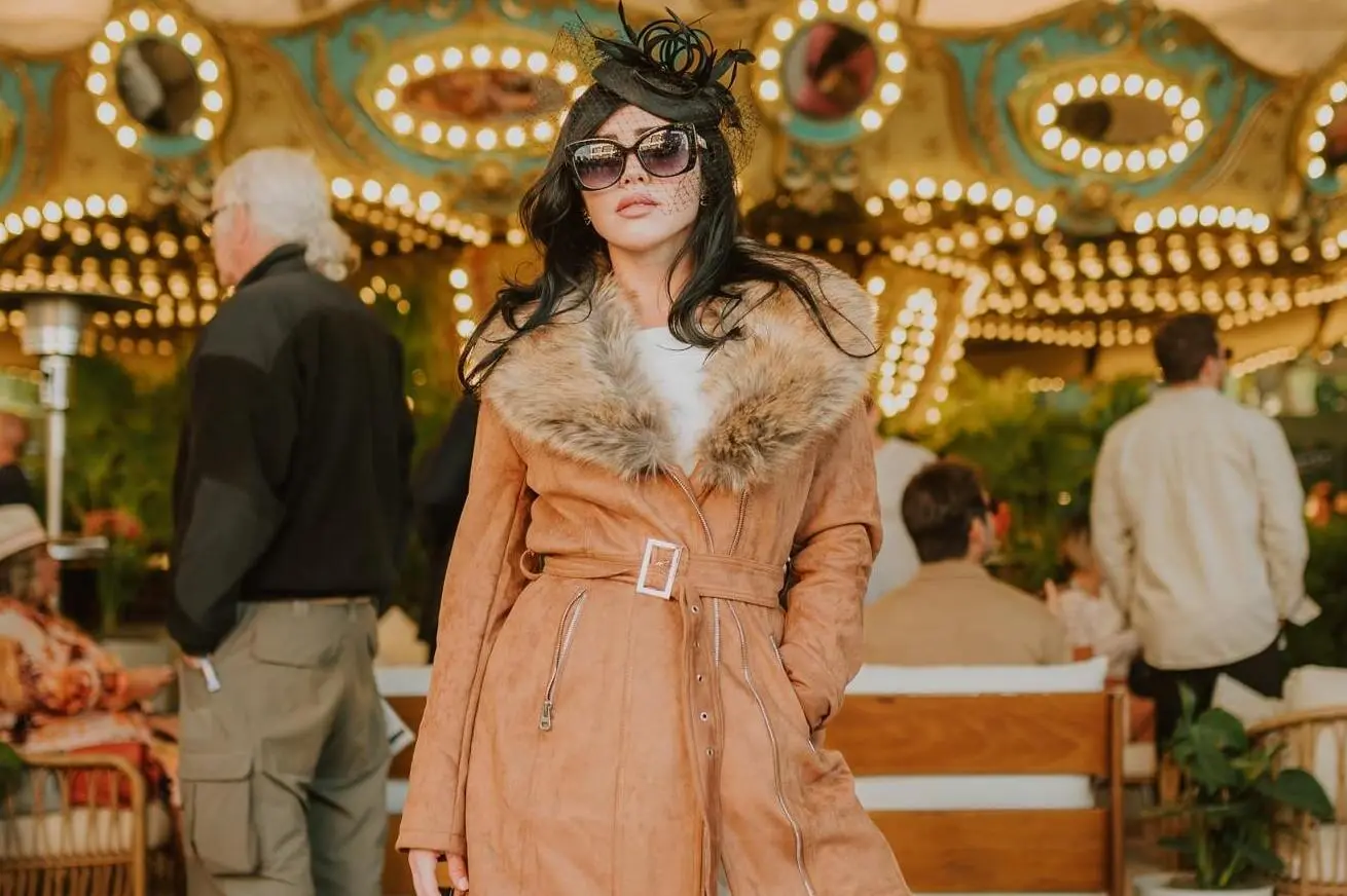 Woman in Derby fashion - Carousel Club Gulfstream Park Woman in Derby fashion